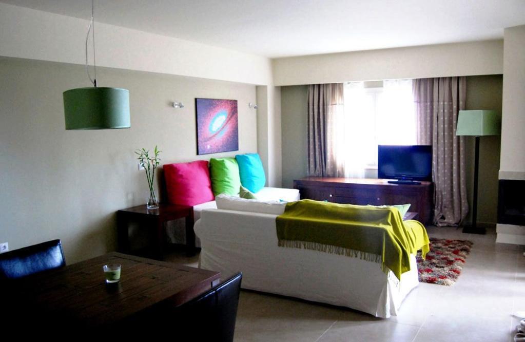 Astrolabe Hotel Khrónia Quarto foto